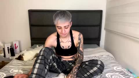 Laia online show from February 7, 2:19 am