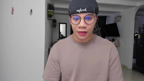 Snapshot of im_marco chatting on November 26, 10:22 pm Marco online show from November 26, 10:22 pm