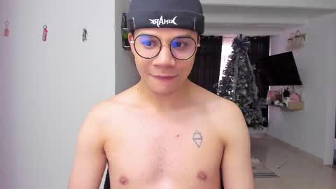 Snapshot of im_marco chatting on November 27, 8:55 pm Marco online show from November 27, 8:55 pm