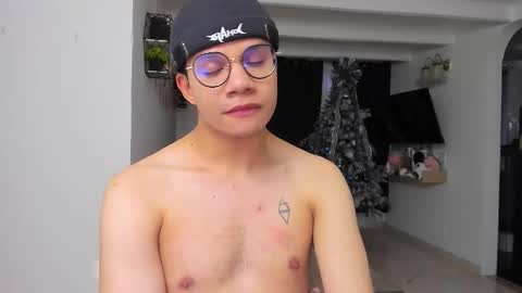 Snapshot of im_marco chatting on November 28, 10:34 pm Marco online show from November 28, 10:34 pm