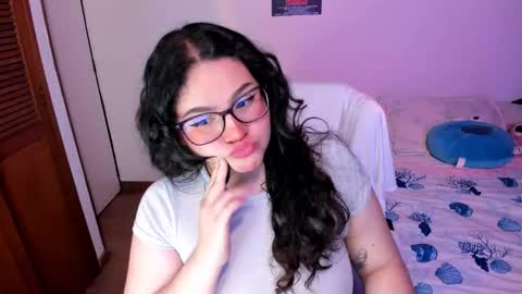 mei mei uwu online show from December 17, 1:11 am