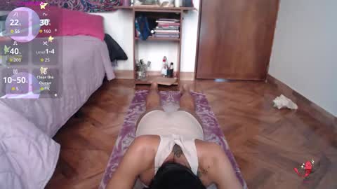 Cutie pie online show from April 8, 10:32 pm