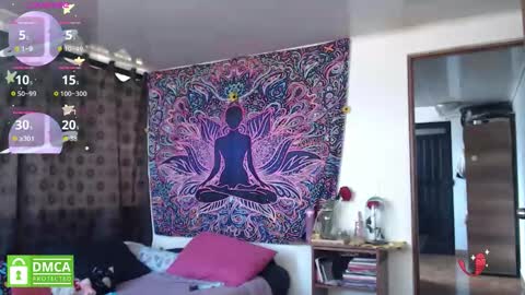 Cutie pie online show from April 25, 2:58 pm