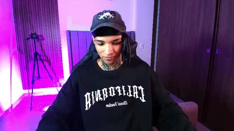 im_usuga online show from April 7, 12:27 pm