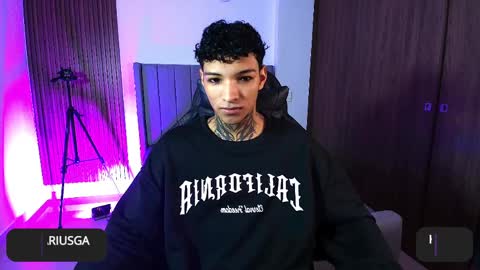 im_usuga online show from April 8, 8:25 am