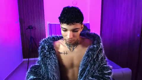 im_usuga online show from April 16, 8:04 am