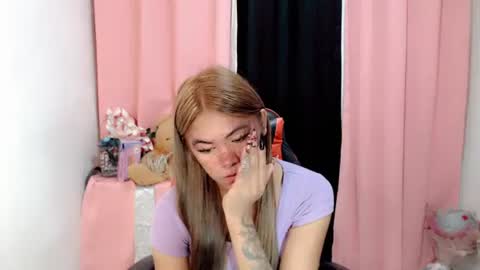 Snapshot of im_yourfairyannaxx chatting on December 20, 3:02 am im_yourfairyannaxx online show from December 20, 3:02 am