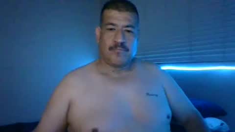 imbackmandosuknw online show from December 18, 1:22 am