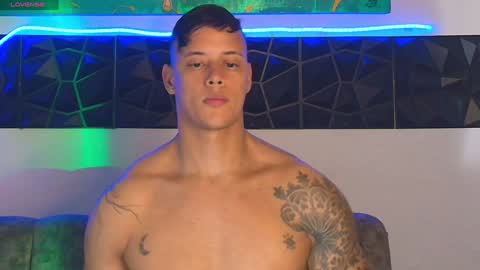 Snapshot of imconor chatting on December 11, 1:37 am imconor online show from December 11, 1:37 am