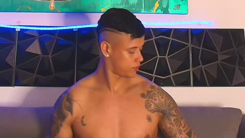 Snapshot of imconor chatting on February 1, 10:13 pm imconor online show from February 1, 10:13 pm