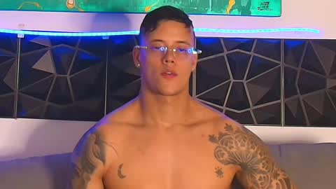 Snapshot of imconor chatting on February 25, 9:46 pm imconor online show from February 25, 9:46 pm