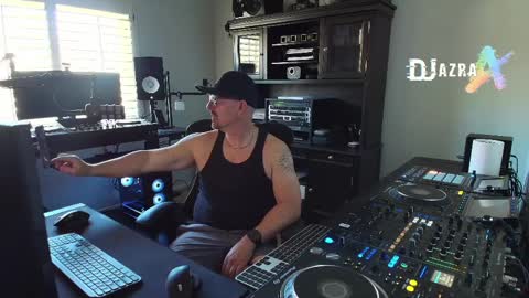 DJ Azra online show from April 5, 6:49 pm