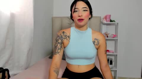 imemily444_ online show from December 15, 10:03 pm