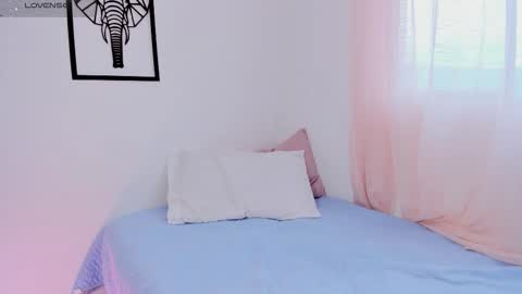 Snapshot of imemilybae chatting on March 2, 10:49 pm Emily But you can tell me Emi online show from March 2, 10:49 pm