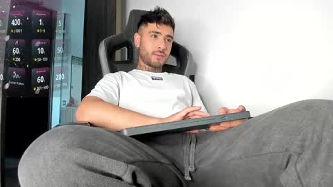 Snapshot of imferrerr chatting on February 26, 10:31 pm Felipe Ferrer online show from February 26, 10:31 pm