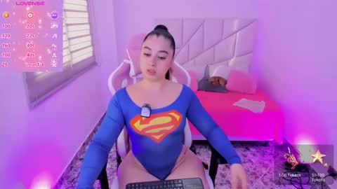  independient model online show from October 20, 12:05 pm