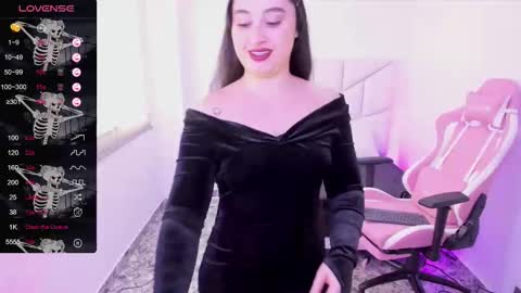  independient model online show from October 31, 1:45 pm