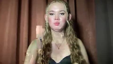 Mika online show from February 4, 7:31 pm