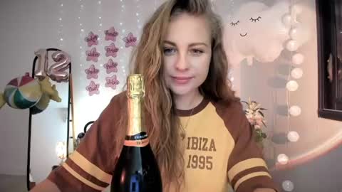 Snapshot of imkeira chatting on June 17, 8:43 pm ImKeira online show from June 17, 8:43 pm