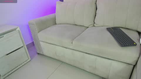 Snapshot of imkrystall chatting on January 12, 12:07 am Krystall online show from January 12, 12:07 am