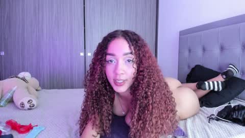 Snapshot of immia_rosse chatting on January 5, 2:06 am mia --------- COL TIME online show from January 5, 2:06 am