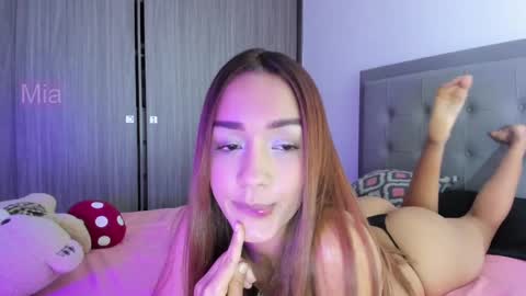 Snapshot of immia_rosse chatting on February 19, 1:18 am mia --------- COL TIME online show from February 19, 1:18 am