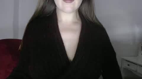 Pola online show from December 15, 10:15 pm