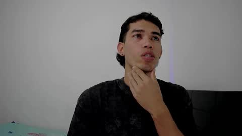 Snapshot of imnero_s chatting on March 5, 8:53 pm imnero_s online show from March 5, 8:53 pm