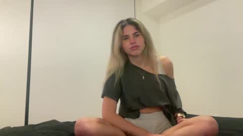 Snapshot of imrubyy chatting on February 22, 2:17 am RUBYY 3 online show from February 22, 2:17 am