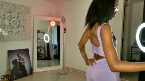 Snapshot of imselma chatting on March 27, 4:51 pm Ill take a break see you later to light candles online show from March 27, 4:51 pm
