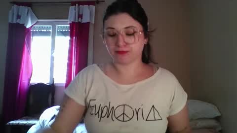 Snapshot of imsohornydacom chatting on December 2, 4:24 pm Florencia online show from December 2, 4:24 pm