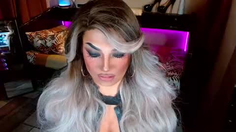 QUEEN MADI  online show from June 25, 10:14 pm