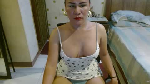 Snapshot of imyourfantasy10 chatting on May 5, 1:57 am charmel online show from May 5, 1:57 am