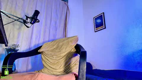 Daniel   thumb up me please its important Im new INDEPENDENT MODEL online show from September 24, 2:37 am