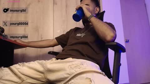 Daniel   thumb up me please its important Im new INDEPENDENT MODEL online show from March 3, 3:01 am