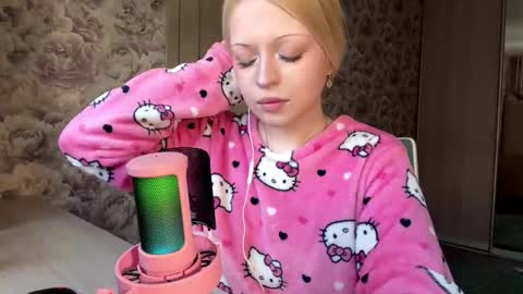 Lola online show from March 21, 10:42 am