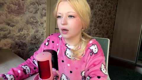 Lola online show from March 29, 12:16 pm