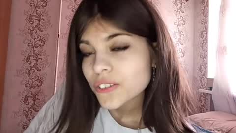 Mia online show from April 12, 10:42 am