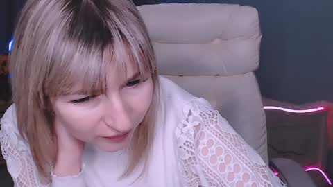incredible_ariela online show from December 18, 1:56 pm
