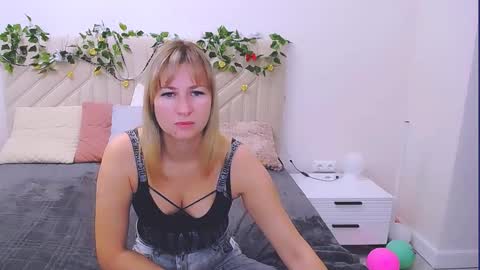 incredible_ariela online show from September 16, 5:30 am