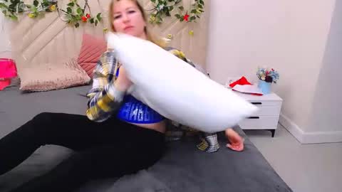 incredible_ariela online show from January 6, 5:33 am