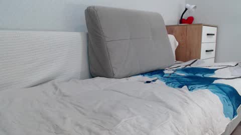 Snapshot of increible_della chatting on February 20, 5:40 pm Della online show from February 20, 5:40 pm