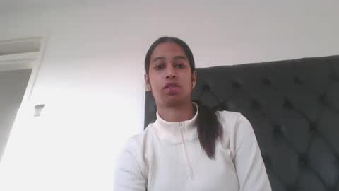 Snapshot of indanbella19 chatting on May 25, 5:35 am indanbella19 online show from May 25, 5:35 am