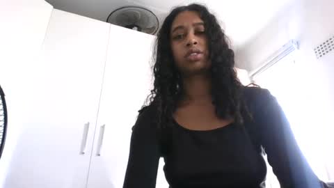 Snapshot of indanbella19 chatting on June 18, 11:03 am indanbella19 online show from June 18, 11:03 am