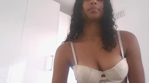 Snapshot of indanbella19 chatting on June 20, 5:43 am indanbella19 online show from June 20, 5:43 am