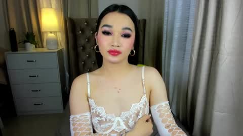 Snapshot of indestructabletrixie chatting on December 20, 3:00 pm indestructabletrixie online show from December 20, 3:00 pm