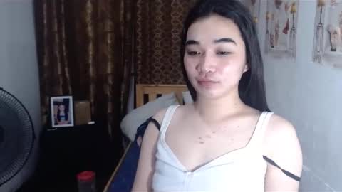 Snapshot of indestructabletrixie chatting on January 18, 8:41 am indestructabletrixie online show from January 18, 8:41 am