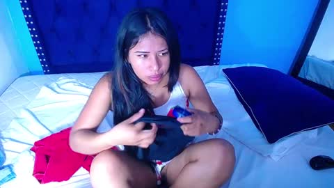 Snapshot of indian_whore18 chatting on December 23, 10:32 am indian_whore18 online show from December 23, 10:32 am
