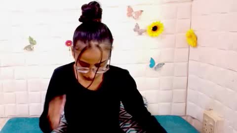Snapshot of indianbootylicious1 chatting on January 14, 5:13 am nala online show from January 14, 5:13 am