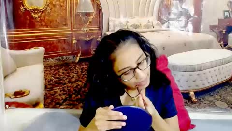 Snapshot of indianbootylicious1 chatting on June 25, 5:45 am nala online show from June 25, 5:45 am